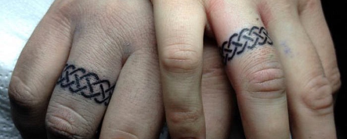 Значение татуировок кольца на руках: символика и интересные факты